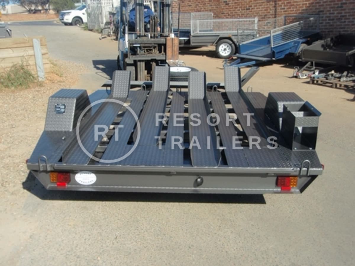 5 bike trailer — built by Resort Trailers